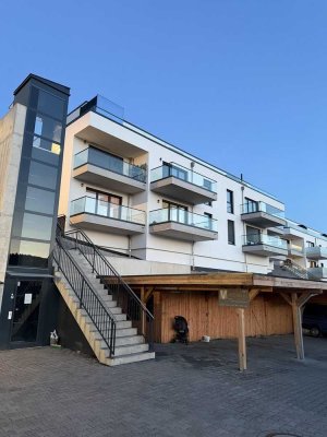 Neubau! Letzte 2-Zimmer-Wohnung, 78 qm, Aufzug, Carport