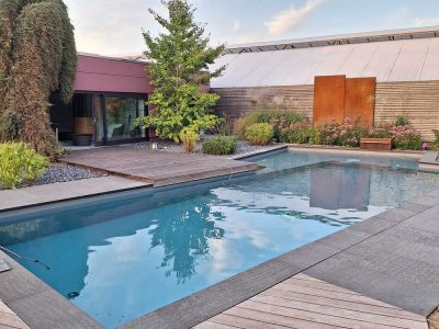 + VILLA IN AUSSERGEWÖHNLICHER LAGE + GROSSES GARTENANWESEN ++ GARAGEN + POOL + PKW STELLPLÄTZE +