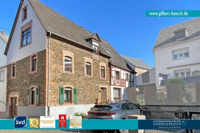 Zeltingen-Rachtig: Zwei Häuser in einem, zwei Stellplätze, ideales Ferienhaus, nahe Moselpromenade
