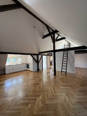 Designer Dachgeschosswohnung