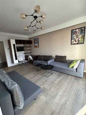 Vollmöbeliert 2-Zimmer-Penthauswohnung in Frankfurt am Main