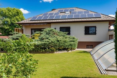 voll unterkellerter BUNGALOW: wohnen auf einer Ebene mit großem Garten!