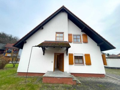 Gepflegtes Zweifamilienhaus in Rödental zu verkaufen!