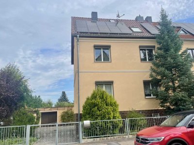 Geräumige Doppelhaushälfte in exklusiver Wohnlage Halle-Dölau