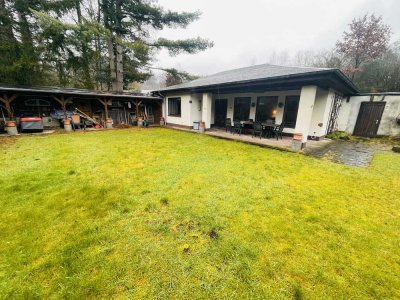 Freizeitgrundstück mit 2.630  Bungalow mit Garten, Sommerhaus, Kamin & Garage - Neuhütte Idyll Lage!