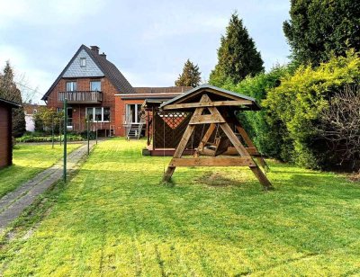 2 Familienhaus mit tollem Garten in Königshardt!                       - Provisionsfrei für Käufer -