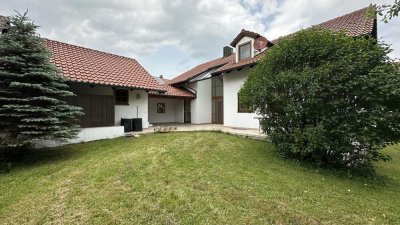 Hochw. EFH + Doppel-Gge. + Wintergarten + Galerie in ruhiger Lage