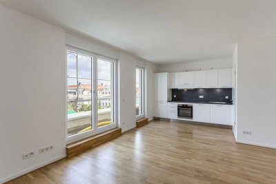 helles Dachgeschoss mit EBK & Balkon & Wanne & HWR!