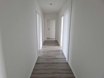 Frisch Renoviert und Bezugsfertig! 4-Zimmer-Wohnung in Porz-Finkenberg!