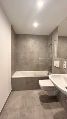 Helle 2,5-Raum-Wohnung mit schickem Bad und 3 Balkonen