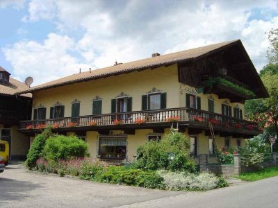 4-Zimmerwhg., Küchen- Wohnraum, eigenes Bad mit Dusche, WC