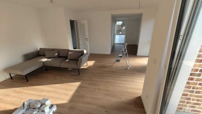 Helle 4-Zimmer-Wohnung mit Balkon im 1. OG in Braunschweig-Lehndorf-Watenbüttel