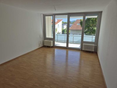 Exklusive 2-Zimmer-Wohnung in Seniorenwohnanlage, mit EBK, Balkon