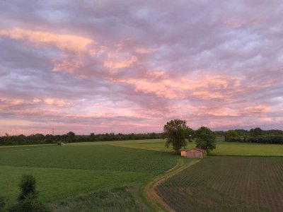 Sanierte 2-Zimmer DG-Wohnung in Langweid/Stettenhofen - Stellplatz, Keller, EBK - von privat