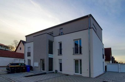 Exklusive 2 Zi. Wohnung in schöner Lage mit großer Dachterrasse - ideal für München Pendler