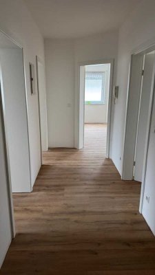 Erstbezug nach Komplettrenovierung - Moderne 3-Zimmer-Wohnung in ruhiger Lage