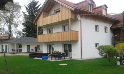 Großzügige, helle 3-Zimmer-Dachgeschosswohnung mit Balkon und EBK in Zorneding/Wolfesing