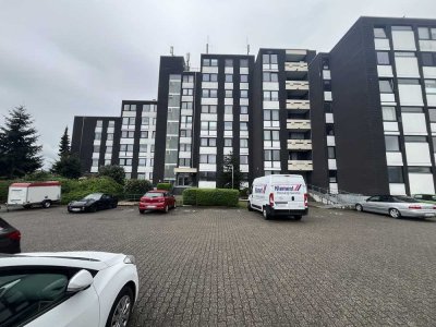 Attraktive 4-Zimmer-Wohnung mit Loggia und EBK