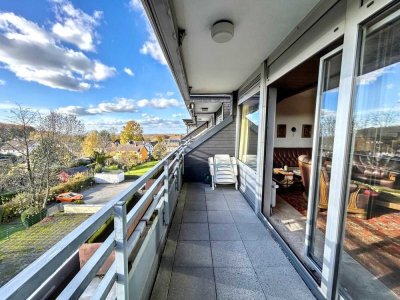 Bezugsfreier Dachgeschosstraum mit Weitblick & TG-Stellplatz in gut angebundener Lage von Herkenrath