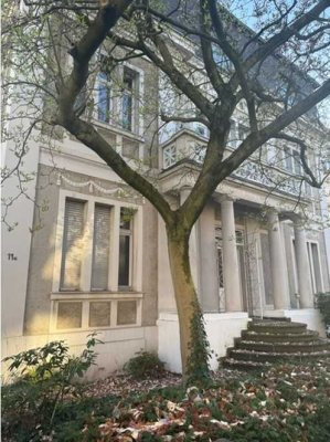 2,5-Zimmer-Wohnung und 1,5 Zimmer Wohnung in Oberkasseler Villa.