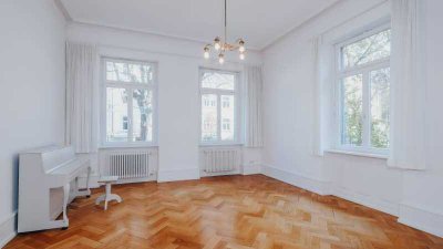 Gründerzeitvilla in beliebter Lage: Repräsentatives Einfamilienhaus mit Plattform-Lift