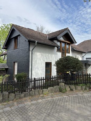 Großzügiges 2-Zimmer-Einfamilienhaus in Hennef (Sieg)