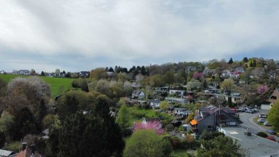 Lichtdurchflutete Wohnung mit Dachterrasse und Blick ins Grüne