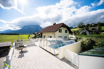 Ein-Zweifamilienhaus mit Swimmingpool, XXL-Terrasse, Doppelgarage, einzigartigem Grimmingblick und Zweitwohnsitzgenehmigung