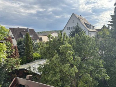Stilvolle 3-Zimmer-Maisonette-Wohnung mit Balkon und EBK in Stuttgart