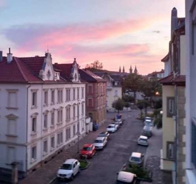 HAIN. Möblierte 2-Zimmer-Wohnung.