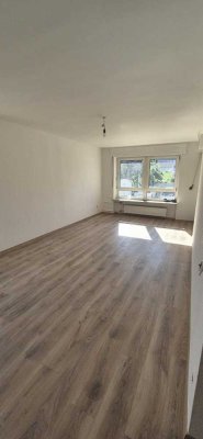 Wunderschöne 3-Zimmer-Wohnung, neu renoviert