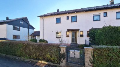 *** 2-Familienhaus in ruhiger Wohnlage von Münchingen! ***