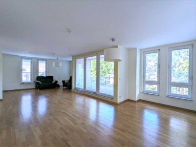 Helle, großzügige, teilmöblierte 5-Zimmer-Maisonette in Toplage nahe Rathaus Steglitz mit Stellplatz