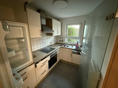 Stilvolle und teilmöbilierte 3,5-Raum-Erdgeschosswohnung mit Terasse und Einbauküche in Rosengarten