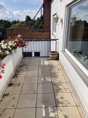Bezugsfrei! Penthouse mit großer Dachterrasse, Balkon und herrlichem Weitblick auf die Stadt