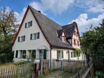Idyllischer Landsitz ... 
Liebevoll restauriertes Landhaus mit großem Grundstück