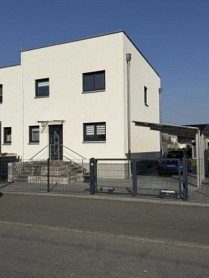 Moderne Stadtvilla in Leipzig Wiederitzsch, Wärmepumpe, Fußbodenheizung Keller, Carport