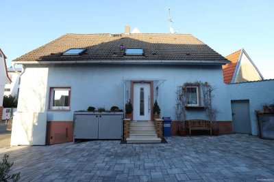 Klein aber Fein ! Einfamilienhaus mit Einbauküche, Dusch-, und Wannenbad in beliebter Lage
