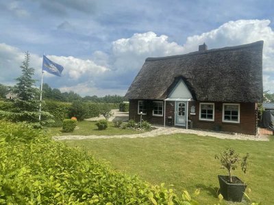 -Provisionsfrei-Schönes, gemütliches Reetdachhaus