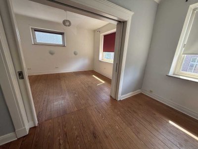 Preiswerte, gepflegte 3-Zimmer-Wohnung mit Einbauküche in Neumünster