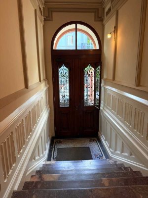 *Johannesviertel* Fürstliche 6-Zimmer-Altbauwohnung aus 1898 – provisionsfrei