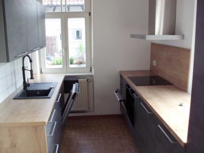 Helle 2,5-Zimmer-Erdgeschosswohnung in 77654 Offenburg mit Einbauküche