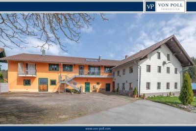 Ländliches Anwesen mit 4 Wohneinheiten, 11 Pferdeboxen und 1,4 Hektar Land