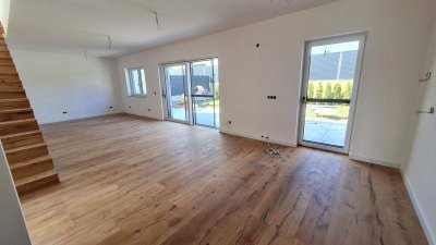 Neubau! Einfamilienhaus in gekoppelter Bauweise!