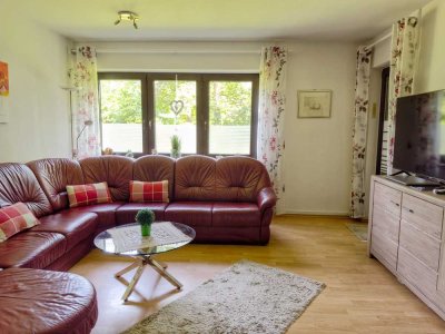 Wohnen mit Gartengefühl – 2,5 Zimmer mit Balkon & Stellplatz �
