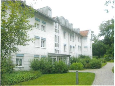 Stilvolle, gepflegte 2-Zimmer-EG-Wohnung mit Terrasse in Kempten incl. TG-Stellplatz