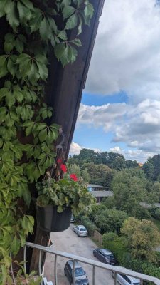 Gemütliche 3-Raum-Dachgeschoss-Wohnung mit Balkon und EBK* in Magdeburg Stadtfeld-Ost