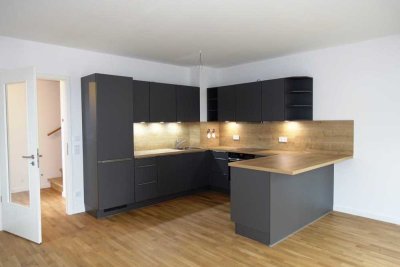 "LEUCHTGASWERK N°-1®": Gemütliche Maisonette mit Garten- und Dachterrasse