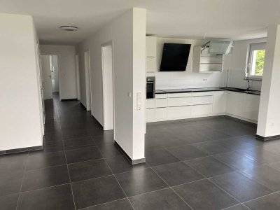 Exklusive, neuwertige 3-Raum-Wohnung mit gehobener Innenausstattung mit EBK in Schramberg