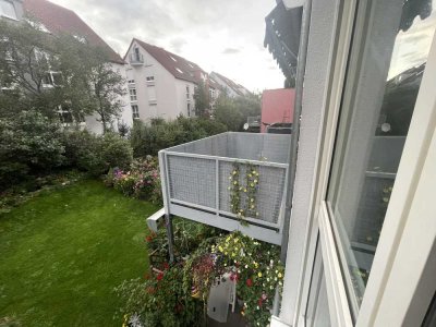 Modernisierte Wohnung mit zwei Zimmern und Balkon in Fürth